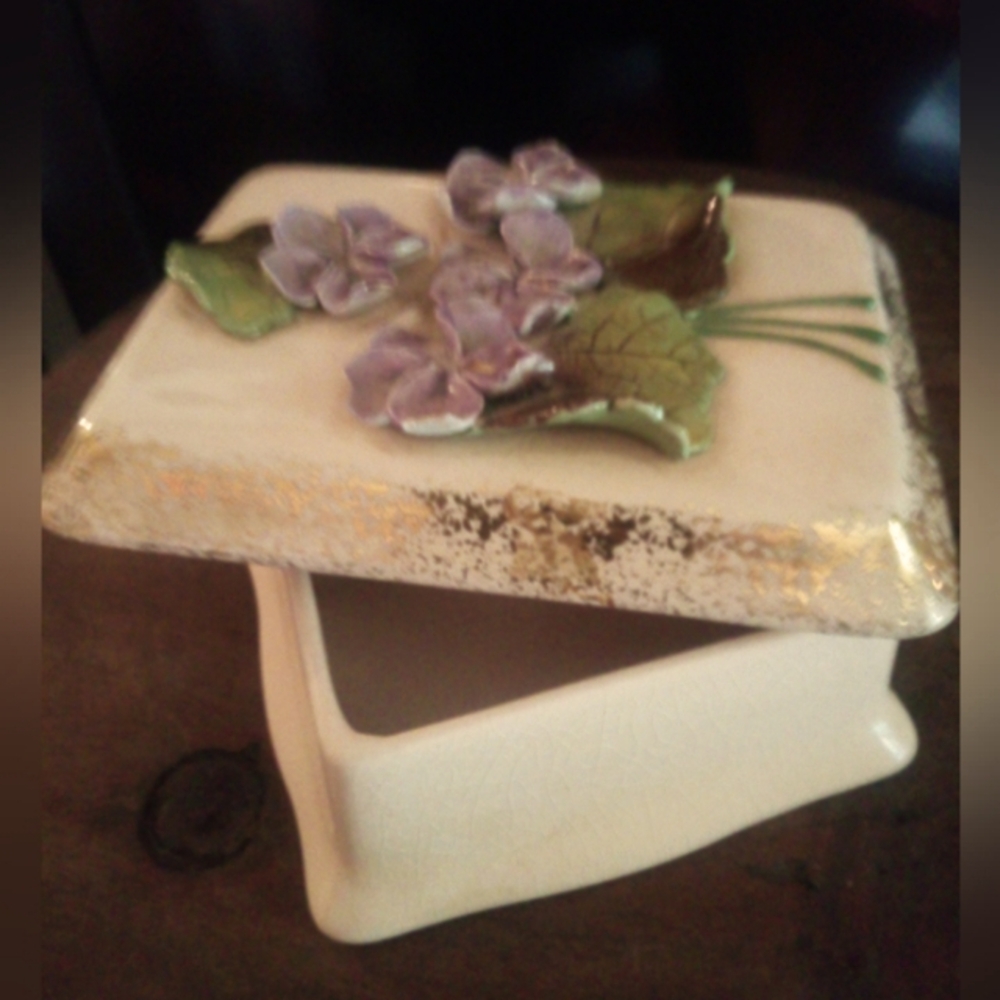 Vintage Capodimote Porcelain Keep sake box